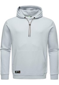 Lichtgrijze hoodie met een trekkoord, kangoeroezak en ribgebreide mouwen. Beschikt over een klein logostickertje aan de onderkant. Zachte stoftextuur.