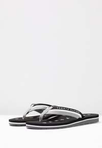 Tommy Hilfiger LOVES BEACH - Sandalai su T formos dirželiu - black