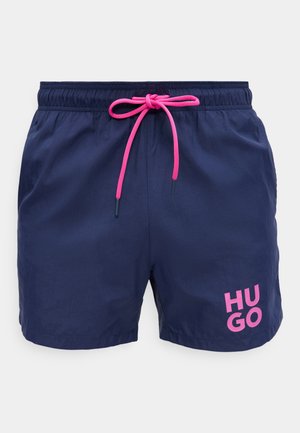 Pantaloni scurți de înot bleumarin cu șnur roz și logo-ul "HUGO" roz pe piciorul stâng, talie elastică.