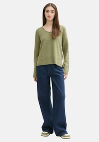 TOM TAILOR DENIM MIT V-AUSSCHNITT - Pulover - greyish green melange