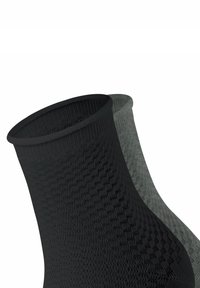 Twee stoffen halsgaiters: één zwart en één heather grijs. Kenmerken zijn een gestructureerd, geribbeld ontwerp met een brede, rekbare opening.