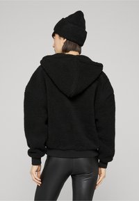 Urban Classics Jakna od flisa - black