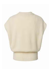 Pull sans manches tricoté de couleur crème avec col montant côtelé et large ceinture côtelée, vu de dos.