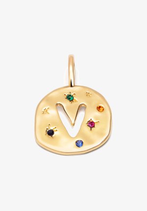 Guldsmedals med en udskåret "V" form, pyntet med farverige ædelstene: grøn, rød, blå, sort og orange, med en glat, poleret finish.