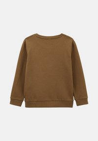 Sweatshirt marron à manches longues en tissu doux, avec un col rond et des poignets et un ourlet côtelés. Coloris uni simple sans motifs.