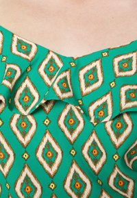 ONLY Tall ONLLEA STRAP FRILL SINGLET - Top - greenlake/graphic glam