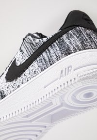 Nike Sportswear AIR FORCE FLYKNIT Trainers black/pure