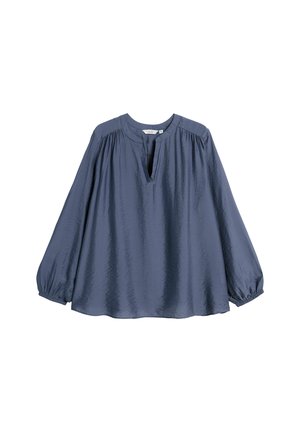 Långärmad blus i marinblått, tillverkad av lätt och glänsande tyg med rund halsringning och öppning med nyckelhål. Har pösiga ärmar.