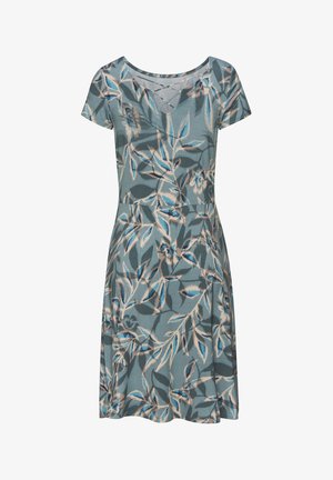 Bloemendraad in blauw-groen, korte mouwen, V-hals, getailleerde lijfje, uitlopende rok met een bladeren- en bloemenpatroon in beige en donkere blauwe accenten.