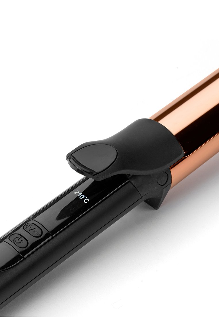 Prostownica do włosów w kolorze różowego złota z czarną rączką. Posiada wyświetlacz temperatury, przyciski +/- oraz teksturowany uchwyt do łatwiejszego użytkowania.