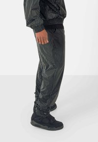 Sixth June SHINY - Jogginghose - black