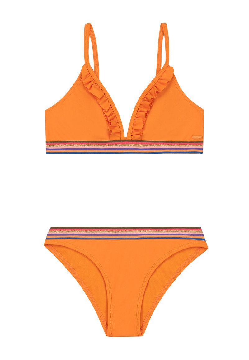 Oranžový bikini s volánikovým trojuholníkovým vrchom a zodpovedajúcimi spodkami. Pás má horizontálne pruhy v modrej, ružovej a zlatej farbe.