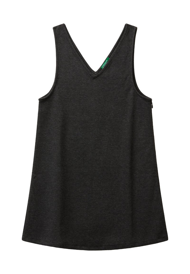 Vestido sin mangas de color gris oscuro con textura, con escote en V y forma de línea A, que cuenta con una pequeña etiqueta de tela verde cerca del escote.