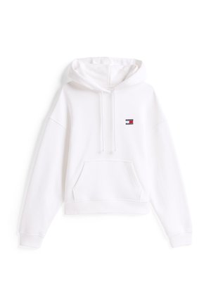 Λευκή κοντή φούτερ φούτερ από μαλακό ύφασμα. Διαθέτει μπροστινή τσέπη, κουκούλα με κορδόνι και μικρή ετικέτα λογότυπου στο στήθος. Κανονική εφαρμογή.