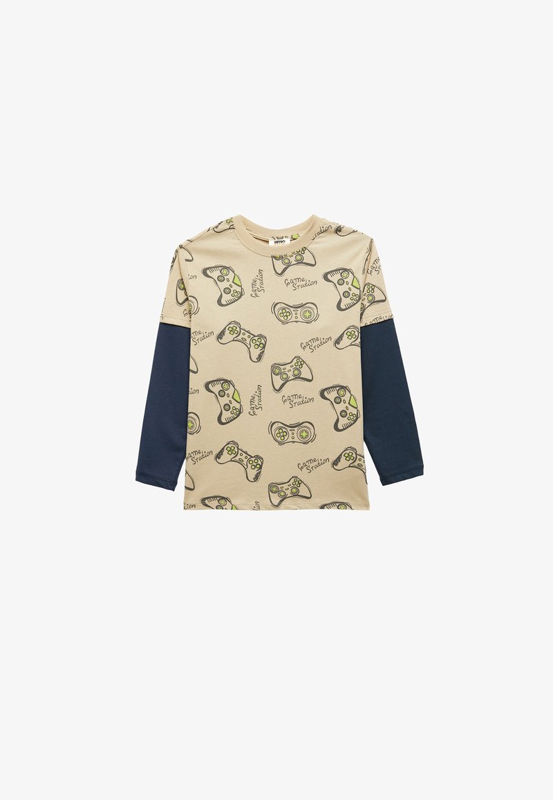 Beige longsleeve T-shirt met prints van gamecontrollers, voorzien van blauwe mouwen. Zacht materiaal met een relaxed fit.