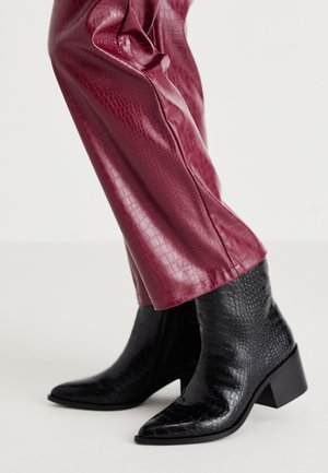 ADMIRE - Classic ankle boots - black