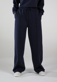 Unausgewählt, midnight navy