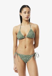 Lacoste Bikinitop - vert   blanc yrr