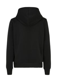 Svart hoodie med en mjuk textur, utrustad med huva, ribbade muddar och nederkant. Enkelt design utan synliga logotyper eller mönster.