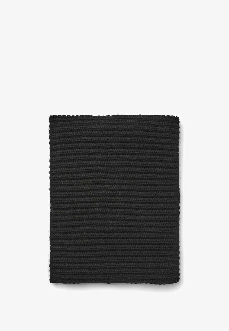 Tessuto a maglia nero, forma rettangolare con un motivo testurizzato a coste. I bordi sono leggermente ondulati, mostrando una consistenza del filato uniforme.