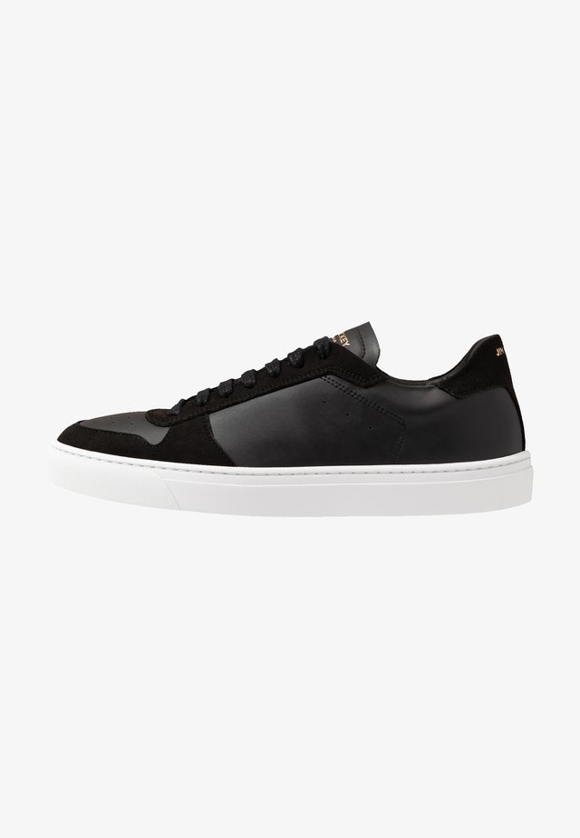 WING VEGAN - Trainers - black