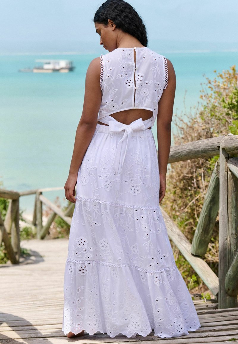 ted baker beach dress B by REGULAR FIT - BROIDERY - Maxi skirt - white/beige bucket:4 With a maxi length Size:US18+ Stella Shirt Dress -