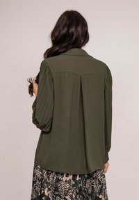 Dona x Lisa FLUIDE ORVAL - Chemisier - kaki