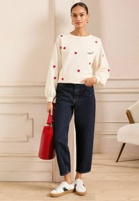 Love & Roses Ikdienas džemperis - ivory embrodiered heart