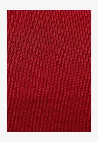 Unselected, burgundy