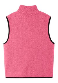Rosa fleece vest med høy krage, ermeløs design og svart trim langs kantene. Teksturert overflate med en myk følelse.