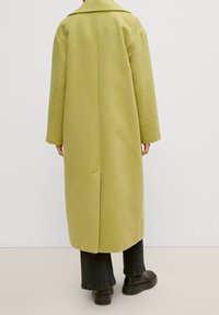 comma casual identity Abrigo clásico - light green