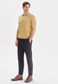 RYŁKO - Biznesowe buty sznurowane
