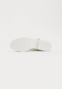 Koi Footwear TIRA RUFFLE MARY JANES PORCELAIN DELIGHTS EDITION - Apavi ar platformu un papēžiem - white