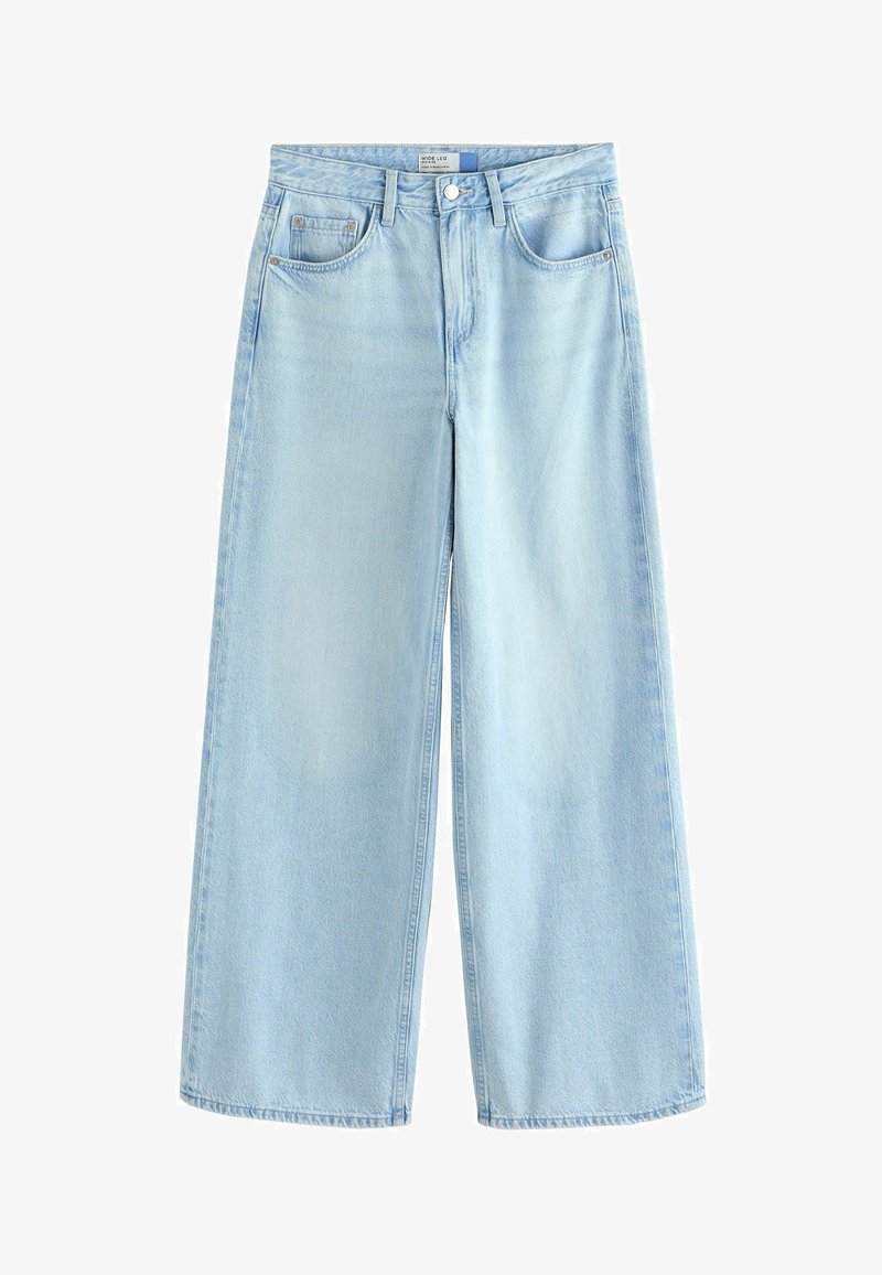 Jean en denim bleu clair à jambes larges avec poches avant, passants de ceinture, fermeture par bouton et une étiquette indiquant "wide leg" à la taille.