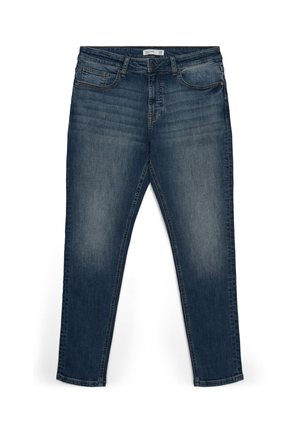 Jean slim bleu foncé délavé avec poches avant, passants de ceinture et fermeture par boutons, posé à plat sur un fond blanc.