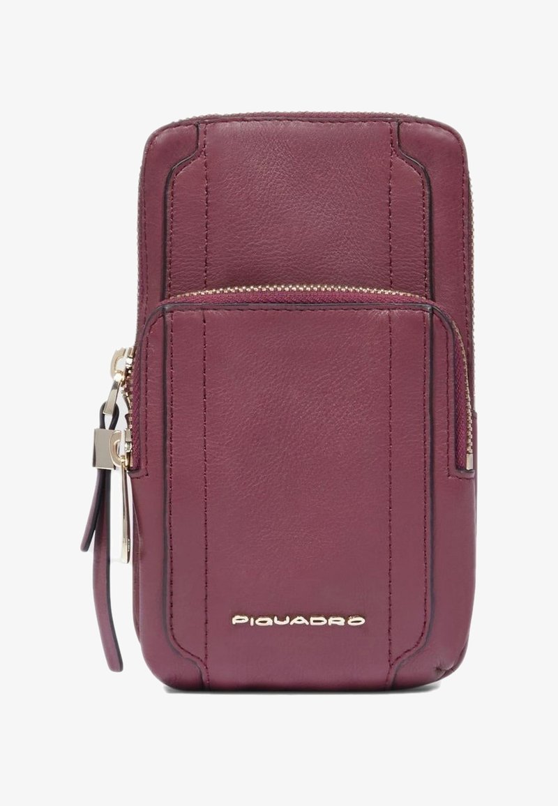 Portafoglio per smartphone in pelle bordeaux con dettagli in metallo dorato, dotato di una tasca frontale con zip, cuciture decorative e logo del marchio in rilievo.