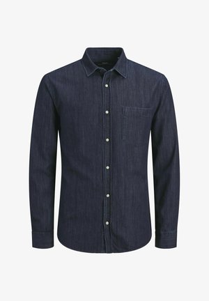 Ciemnoniebieska koszula dżinsowa z długimi rękawami, kołnierzykiem na guziki, przednią kieszenią i białymi guzikami. Teksturowana tkanina z poziomymi liniami.