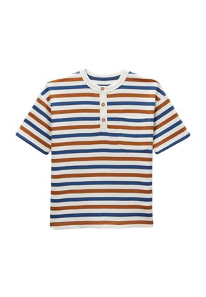 Chemise henley manches courtes avec rayures horizontales marron, bleu et blanc, trois boutons, col blanc et une poche poitrine gauche.
