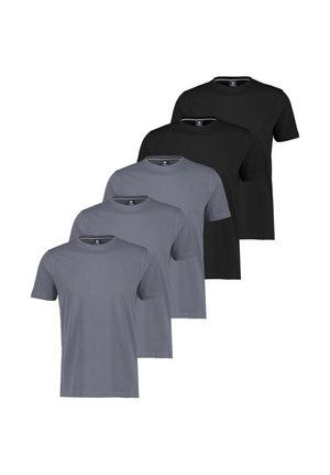 Fünf schlichte T-Shirts mit Rundhalsausschnitt in Schwarz und Grautönen, in einer versetzten Reihe auf weißem Hintergrund angeordnet.