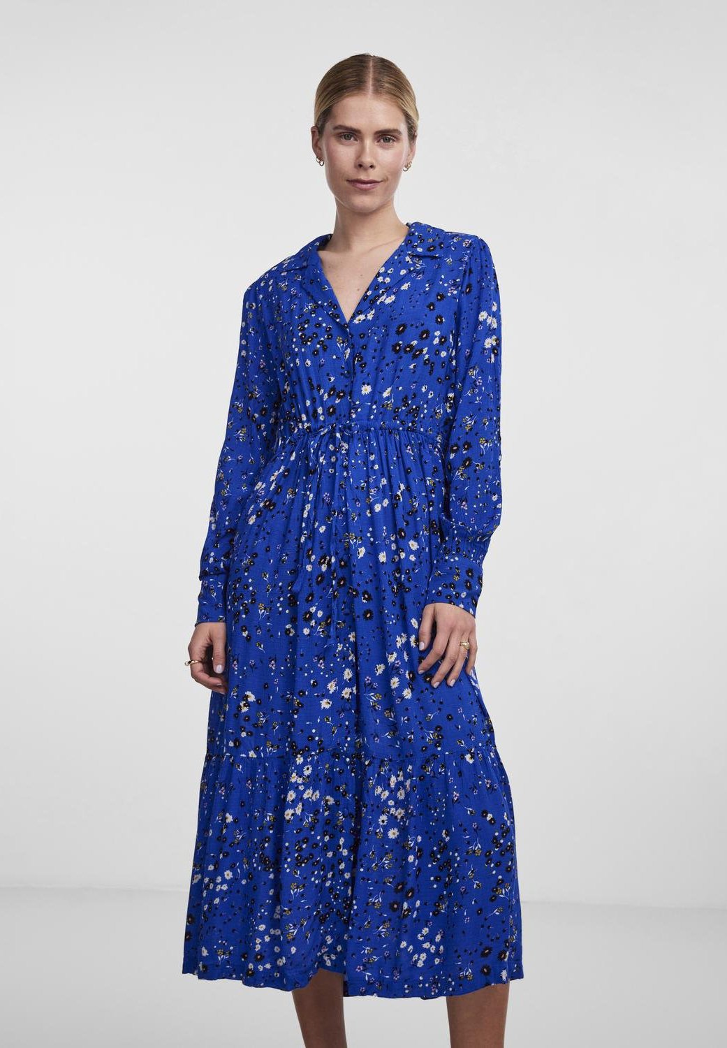 YAS Damen Blusenkleid Mit Reverskragen Und Bindegürtel – Langärmlig, V-Ausschnitt, Normale Passform