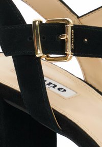 Dune London Sandalen met plateauzool - black