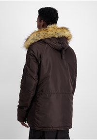 Alpha Industries Parka - hunter brown