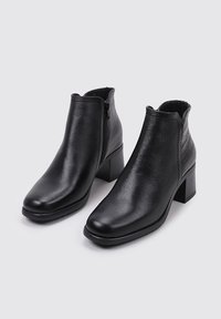 Sandra Fontán TELDE - Botines bajos - black