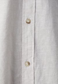 Jack & Jones JJESUMMER LINEN MIX SHIRT - Skjorter - crockery