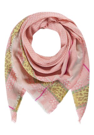 Zachte roze vierkante sjaal met geometrische en luipaardprintpatronen, groene en roze accenten, en franjes aan de randen.