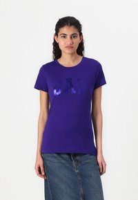 GAP - LOGO CLASSIC TEE - Majica kratkih rukava s printom - purple candy Minijatura 1