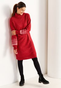 Cellbes of Sweden WITH PATTERNED SLEEVES - Strikkjoler - red patterned