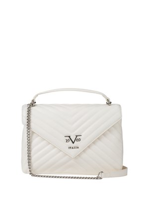Weiße gesteppte Lederhandtasche mit silberner Kettenriemen und Obergriff, mit dem Logo "V 1969 Italia" auf der vorderen Klappe.