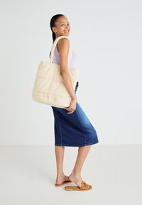 Cabas - butter yellow