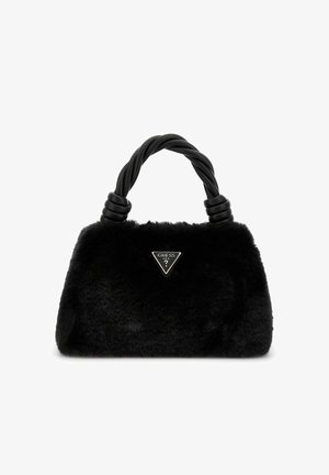 Borsa in faux fur nera di Guess con logo triangolare. Presenta manici neri attorcigliati e una forma strutturata, che aggiungono texture ed eleganza.